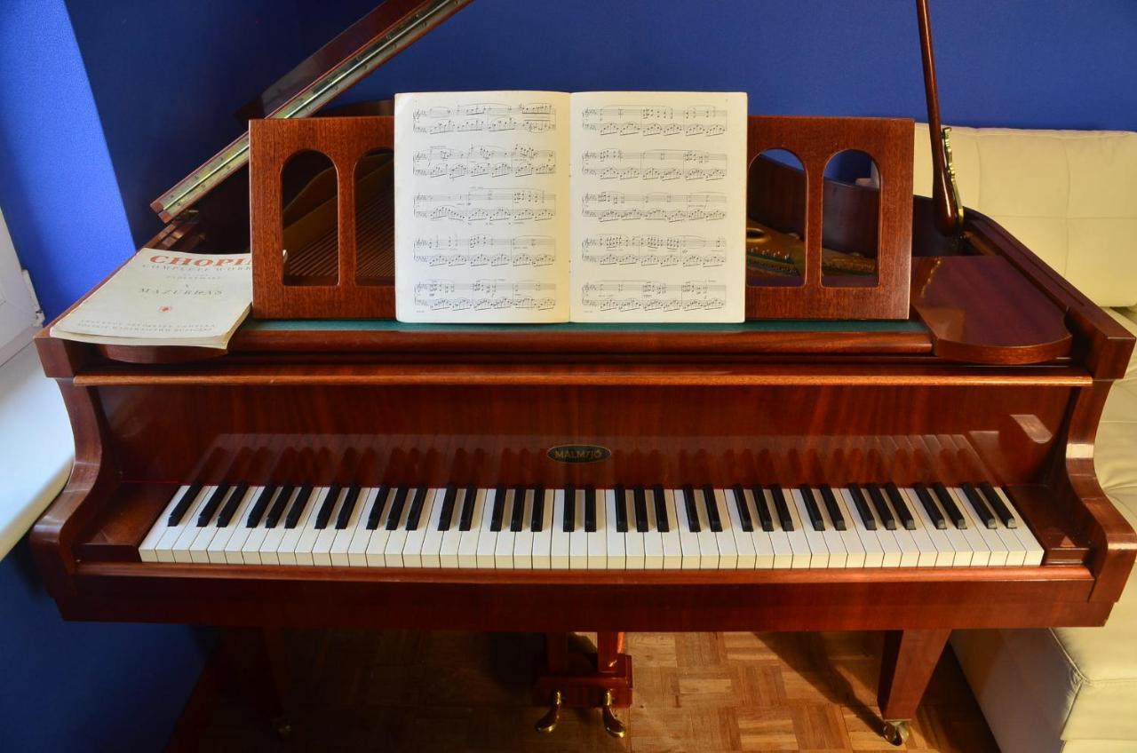 Apartament Dark Amber- 3 Rooms Grand Piano Świnoujście Eksteriør bilde